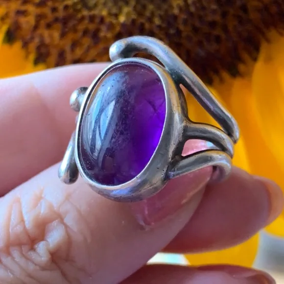VINTAGE DESIGNER PURPLE OVAL AMETHYST CABOCHON STERLING SILVER RING HEAVY CHUNKY